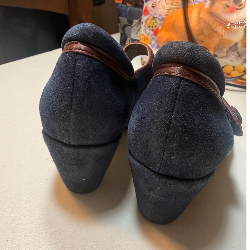 Earthies Navy Suede Mary Jane Comfort Heels Women's Size 7.5 - Picture 13 of 14